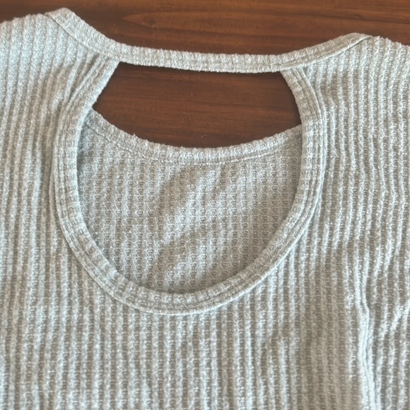 Hollister Long Sleeve Size XS - Picture 5 of 6